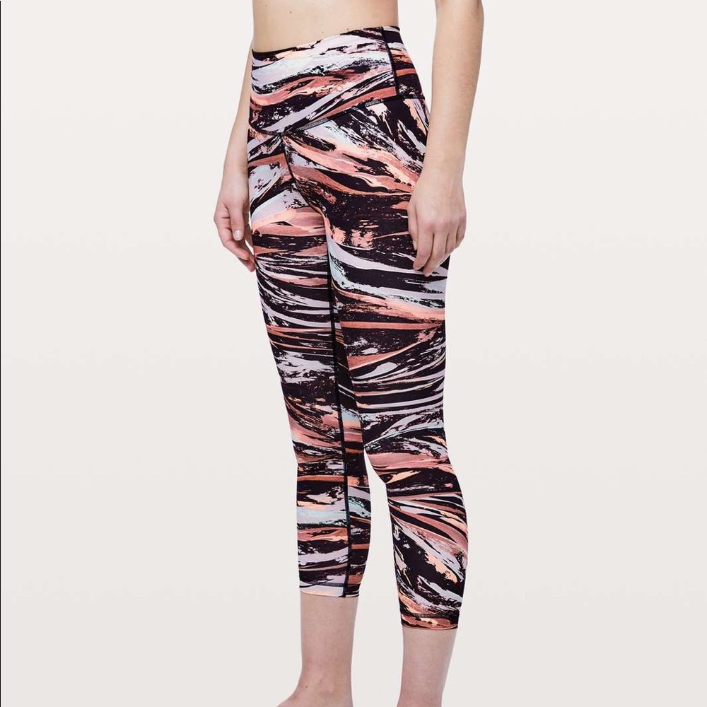Lululemon Athletica high rise 7/8 (25”) Wunder Under leggings